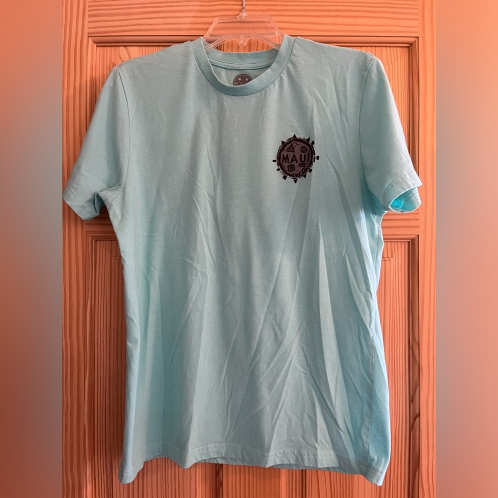 Maui Baby Blue size Medium T‎ Shirt